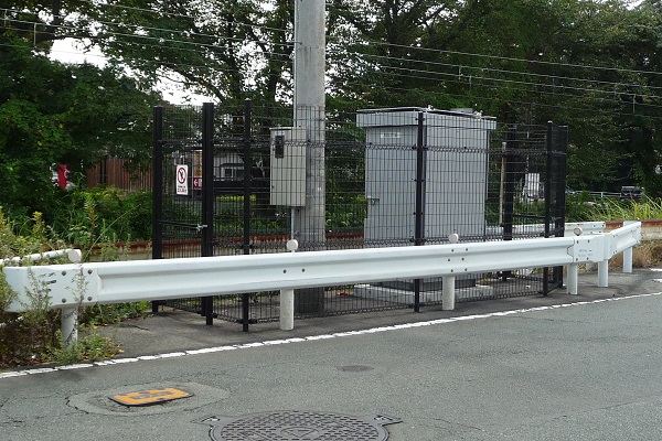 配水区間の弁を制御する路上局タイプAの外観写真です