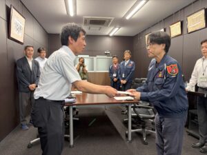 災害見舞金の贈呈