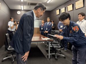 災害見舞金の贈呈