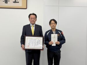 前澤工業株式会社
濱野様(左)
三島上下水道事業管理者(右)