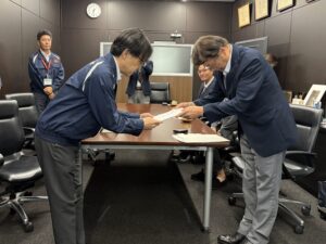 災害見舞金の贈呈